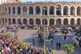 Attacchi: Voglia di tradizione, una grande sfilata