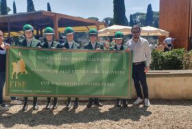 La squadra dell’Emilia Romagna a Piazza di Siena: “Siamo un popolo forte, qui per dare un segnale di ripartenza”