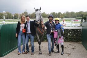 All’Ippodromo SNAI San Siro, Taany non fa sconti a nessuno e vince il premio Apelle, clou del mercoledì di galoppo