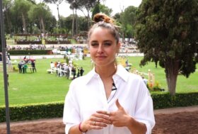 Piazza di Siena, Matilde Gioli e l’amore per i cavalli: “Con loro mi sento libera, sono la chiave della mia felicità”