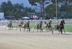 ‘Sesana Baby Village’ e ‘Arena Village’ pronti per le famiglie e i bambini nel mercoledì sera di trotto all’ippodromo Snai Sesana