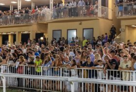 A causa dell’allerta meteo diffuso dalla Regione Toscana, l’odierno convegno di corse al galoppo programmato all’ippodromo Ippodromo “Federico Caprilli” è stato annullato