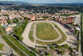 Ippodromo Snai Sesana: una Domenica di sport e impegno sociale